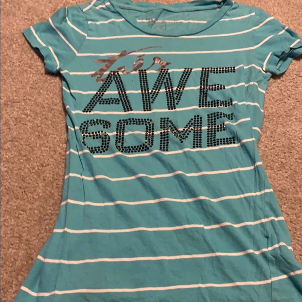 Blue Aeropostale’s shirt